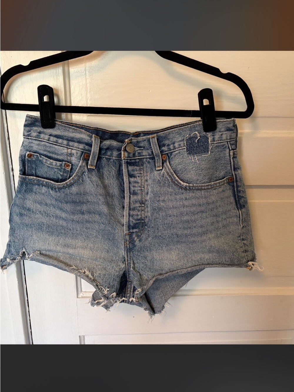 Classic High-Rise Light Blue Denim Levi’s 501 Shorts sz 28